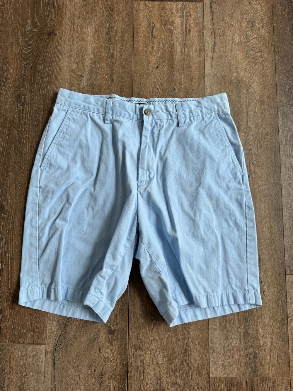 Nautica Light Blue Flat-Front Cotton Shorts Men’s Size 32